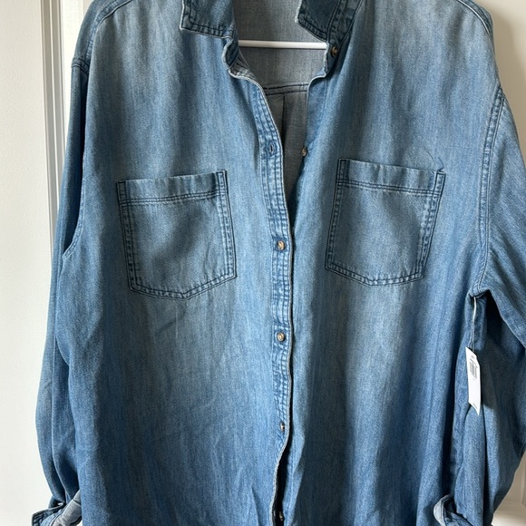 Old Navy Chambray Button Front Shirt - Picture 4 of 6